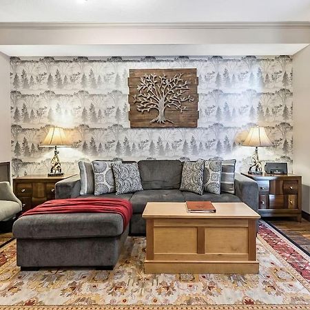 Mystic Getaway Apartment Canmore Bagian luar foto