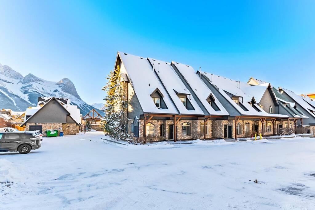 Mystic Getaway Apartment Canmore Bagian luar foto