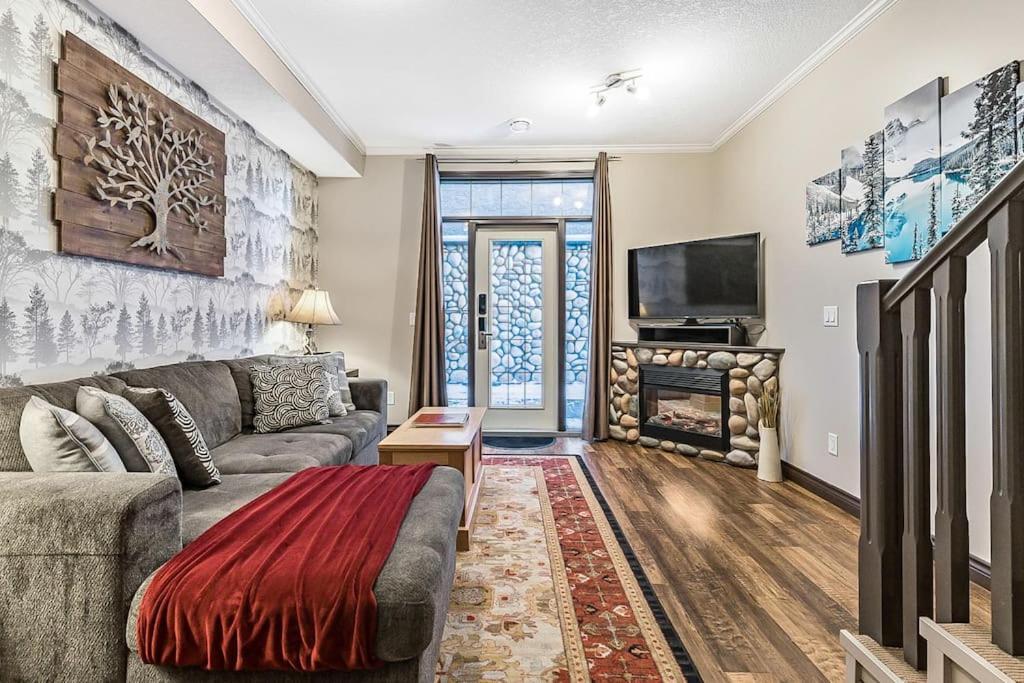 Mystic Getaway Apartment Canmore Bagian luar foto