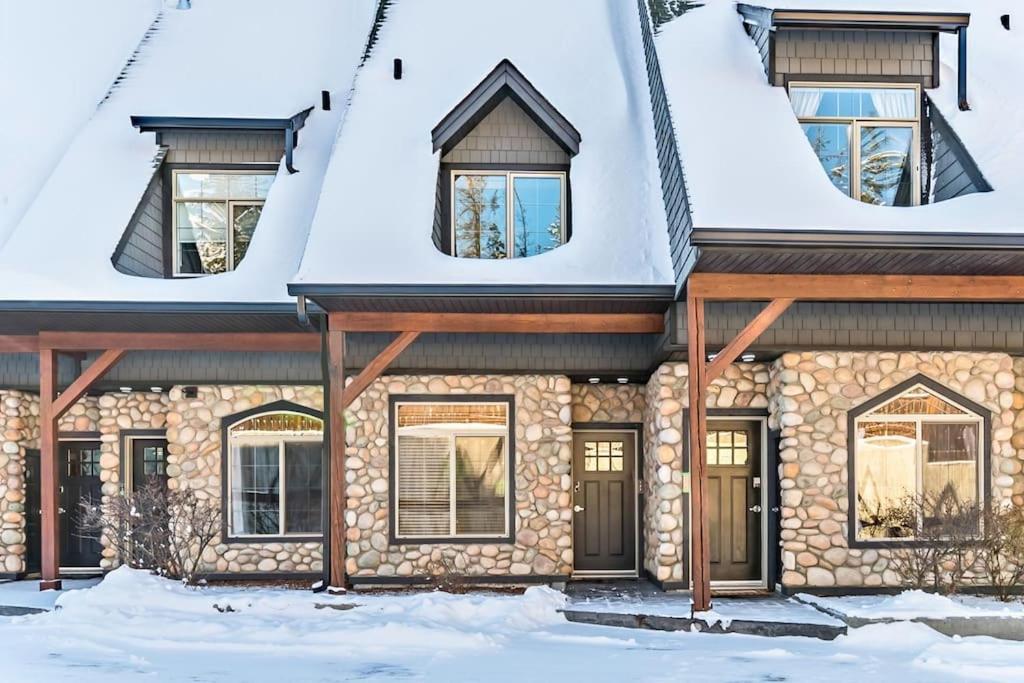 Mystic Getaway Apartment Canmore Bagian luar foto