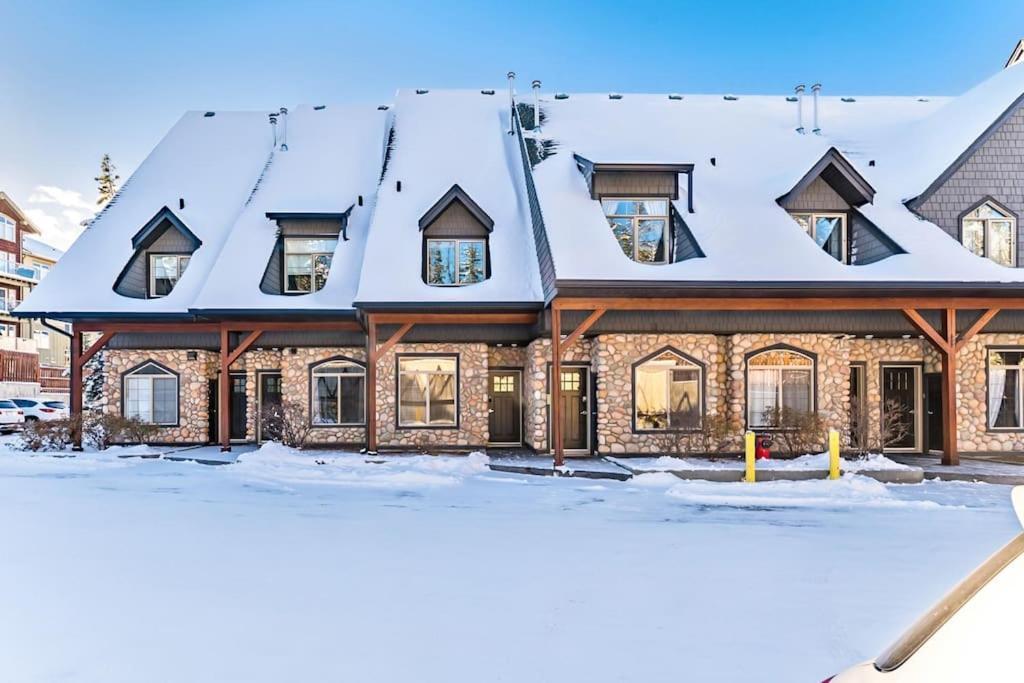 Mystic Getaway Apartment Canmore Bagian luar foto