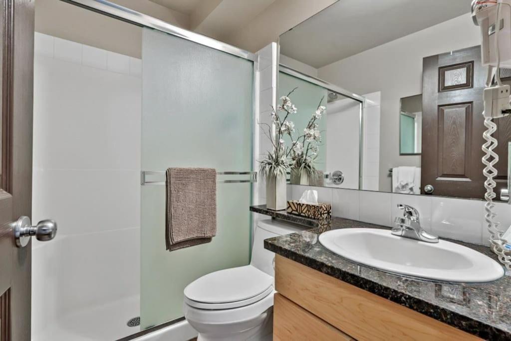 Mystic Getaway Apartment Canmore Bagian luar foto